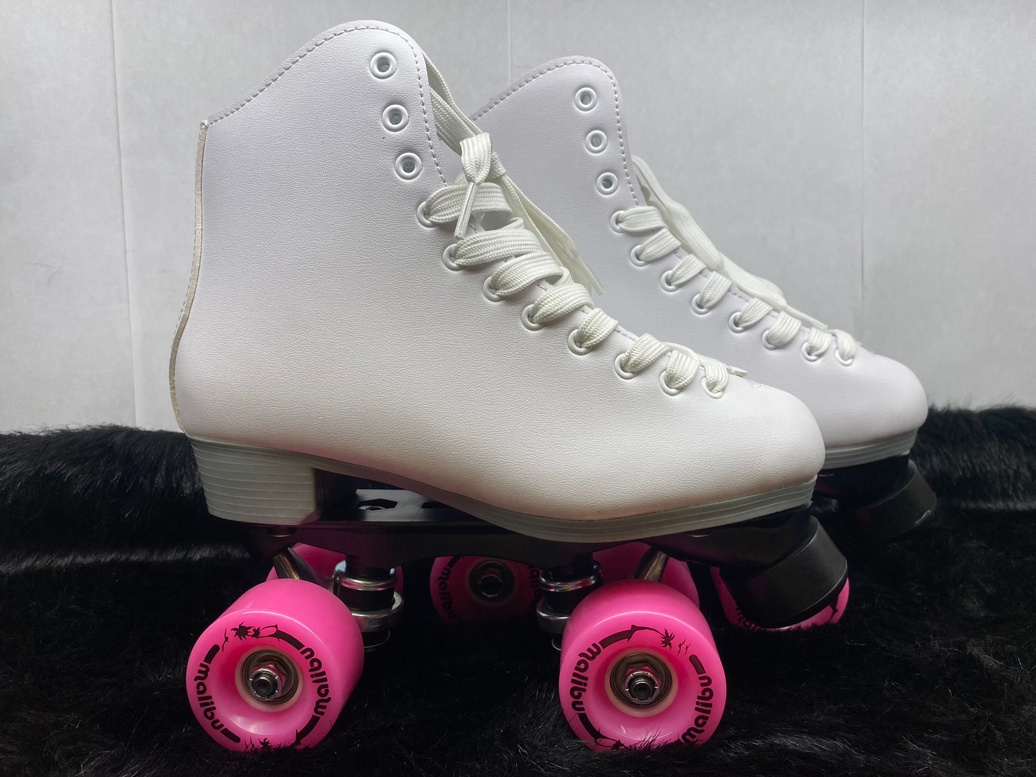 Malibu women roller authentic skates